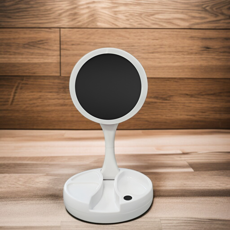 充電式ポータブル化粧鏡の使用シーン