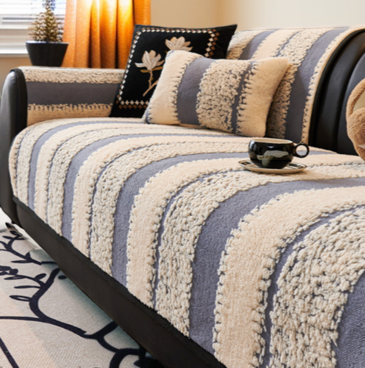 リビングに映えるレトロソファカバー