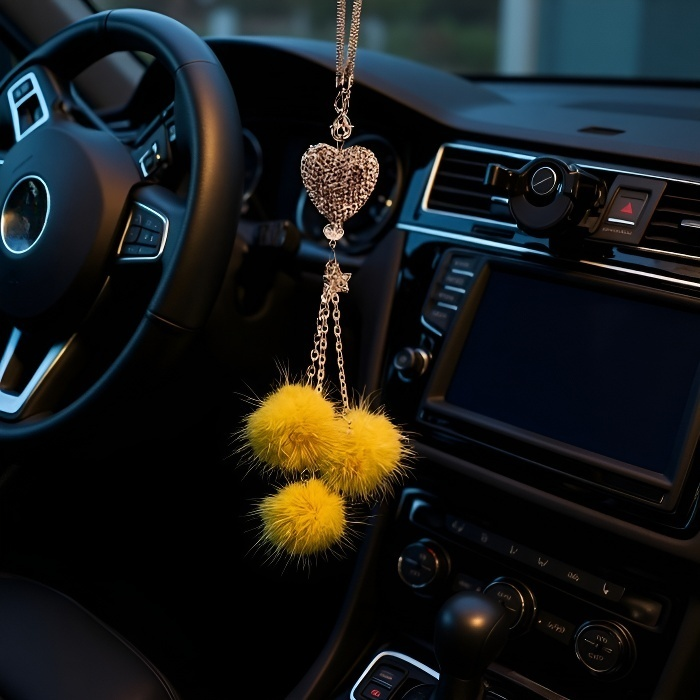 Stylowa zawieszka z pomponem do samochodu