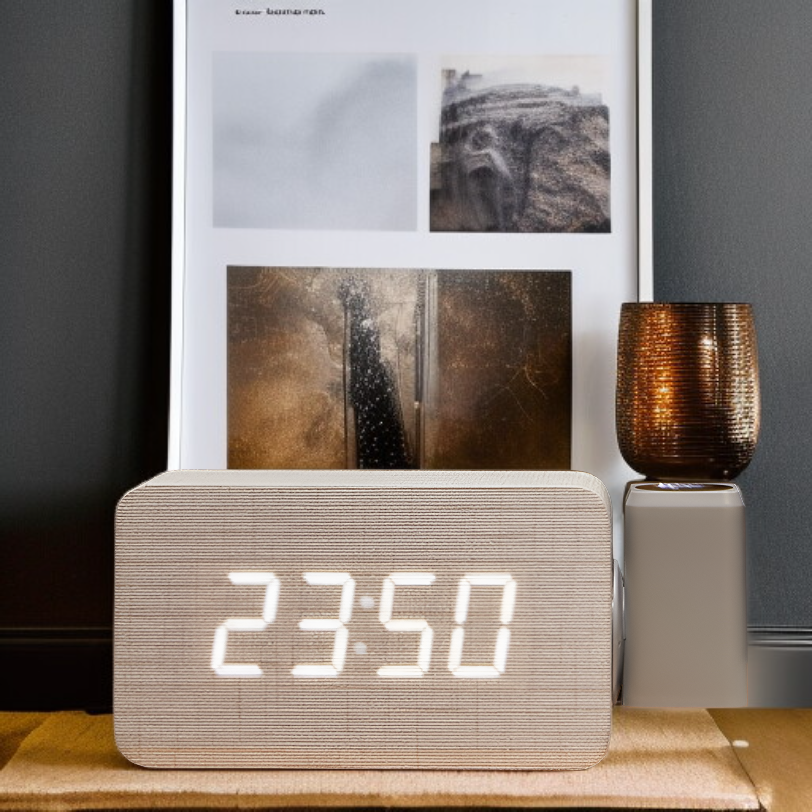 침실 인테리어에 어울리는 나무 시계