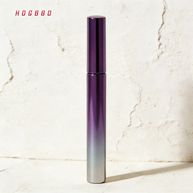 มาสคาร่าเบสและครีมเซ็ตติ้งในหนึ่งเดียว