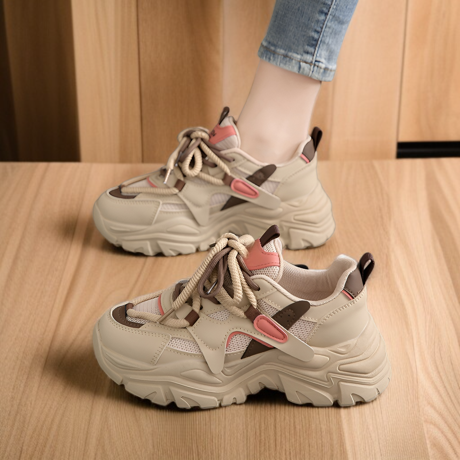 أحذية رياضية نسائية مانعة للانزلاق