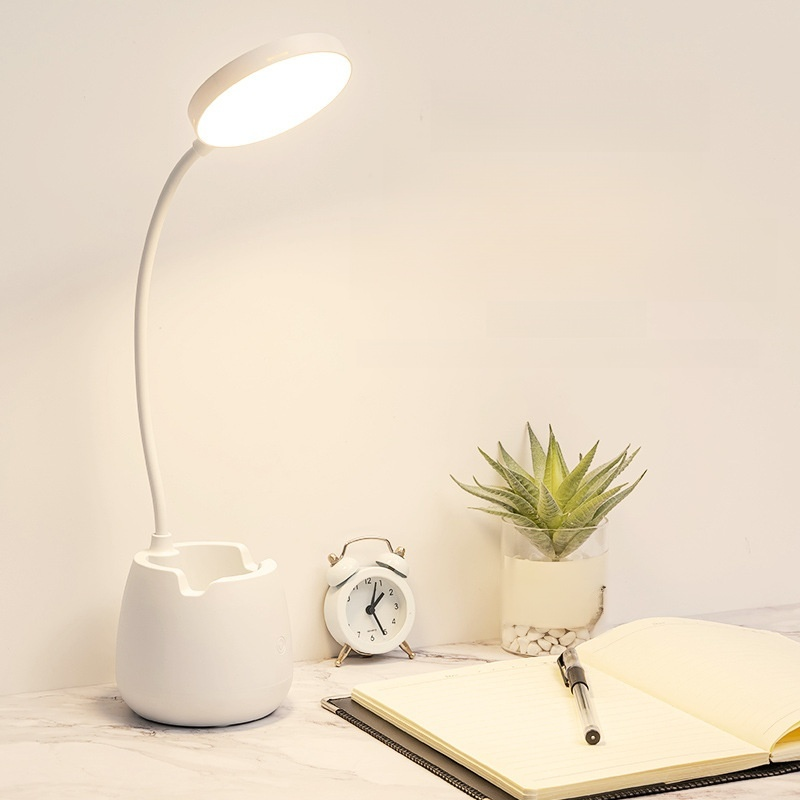 Eye-protecting reading lamp
