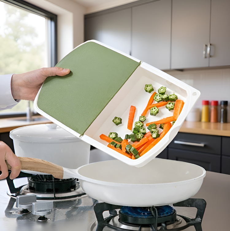 省スペースに収納できるカッティングボード