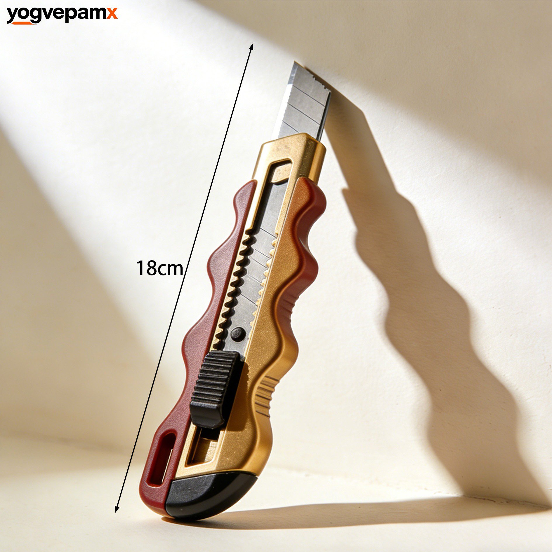 ใช้มีดอเนกประสงค์ตัดกล่องและวัสดุต่างๆ