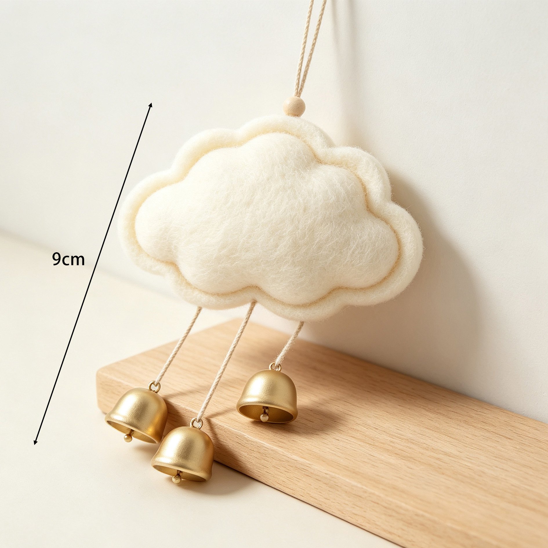 柔らかいフェルト素材の雲型チャイム