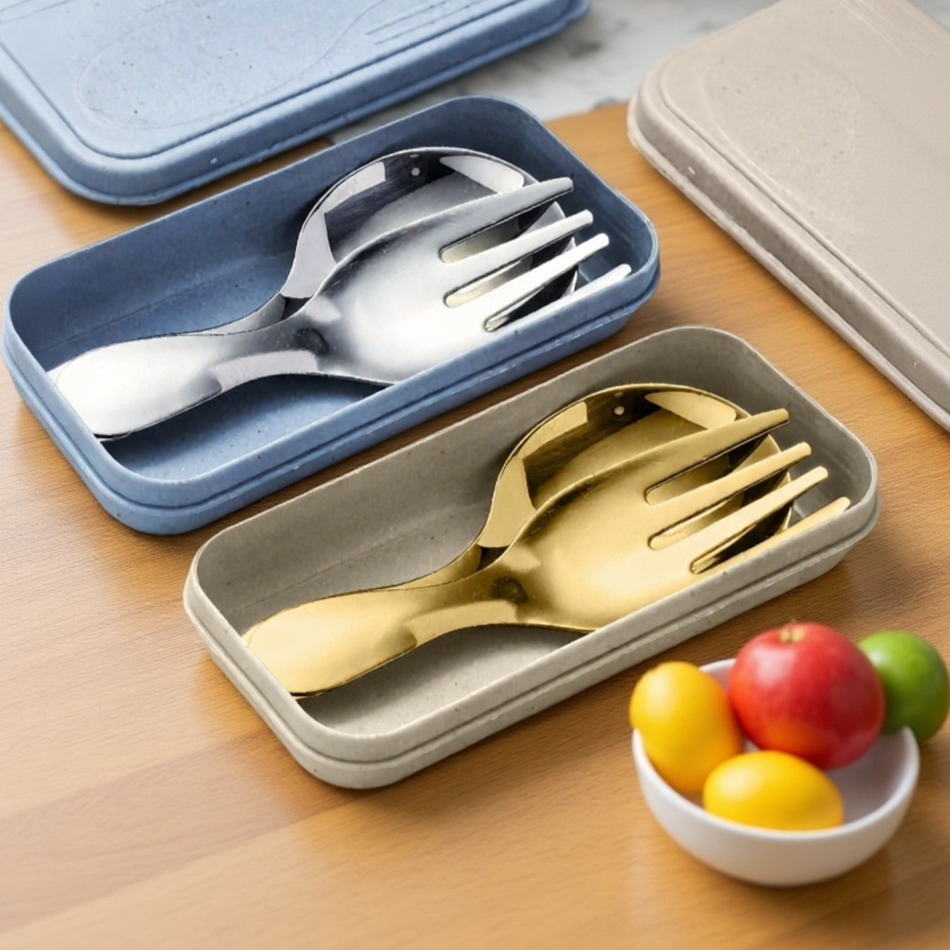 安全なステンレス素材のキッズフォークとスプーン