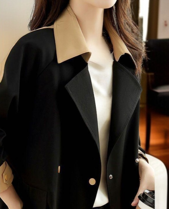 포근한 소재의 여성 컬러 코트