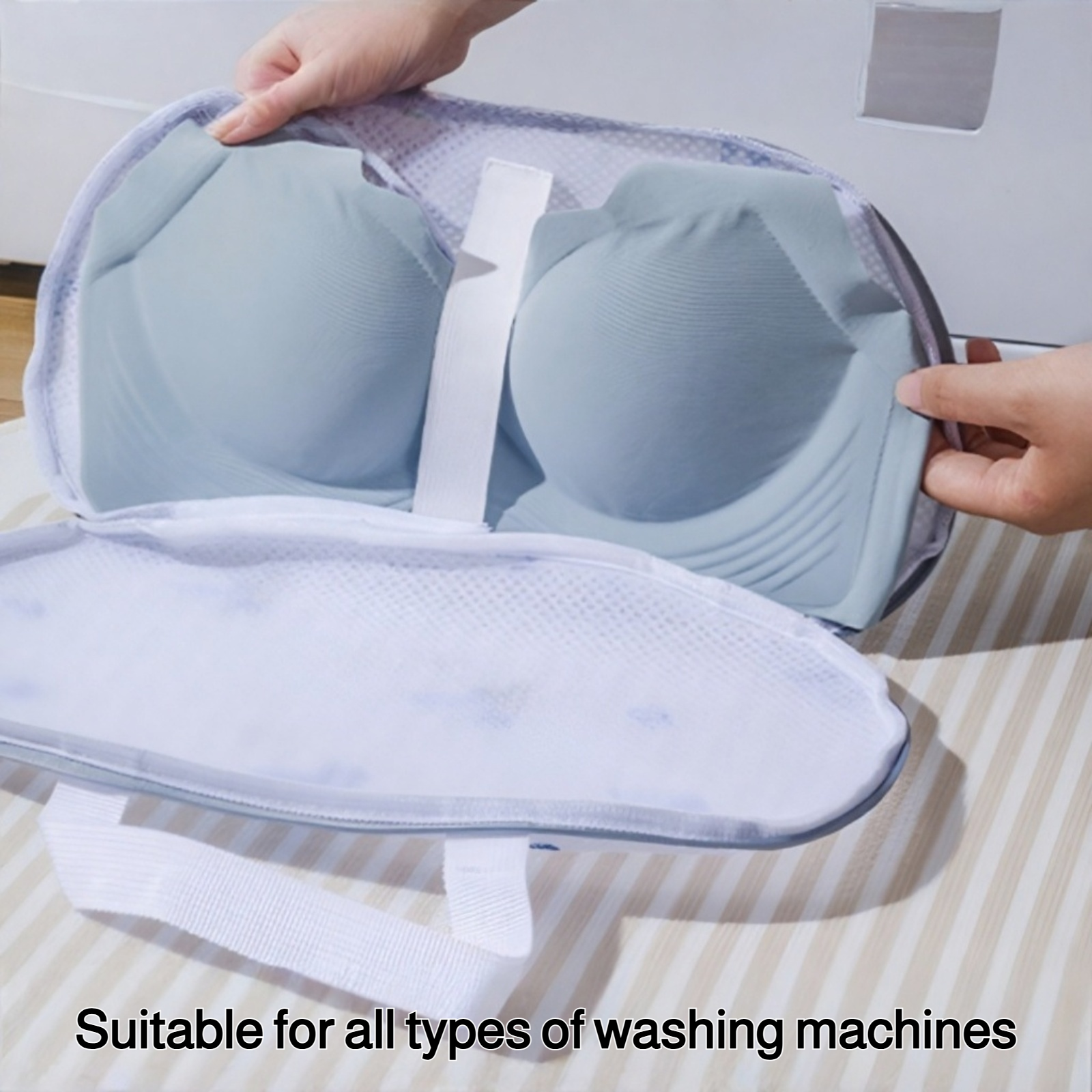 Durable laundry bag protecting clothes from deformation
