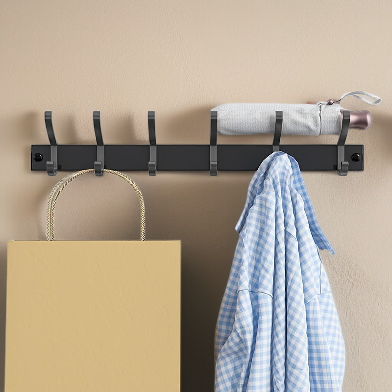 玄関で活躍する金属収納フック