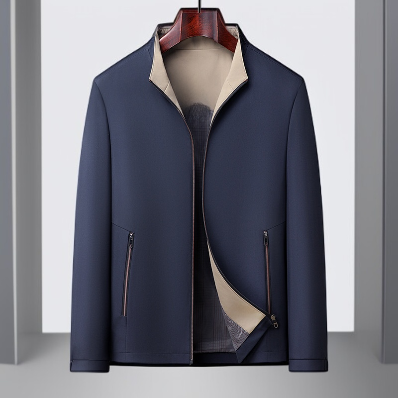 트렌디한 남성 칼라 재킷 전신 사진