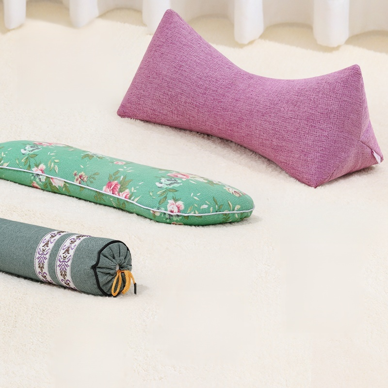 Artemisia triangular curved pillow