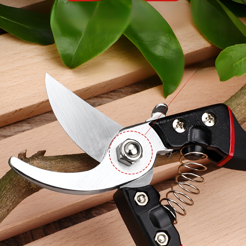 ステンレス製の滑り止め付き剪定鋏