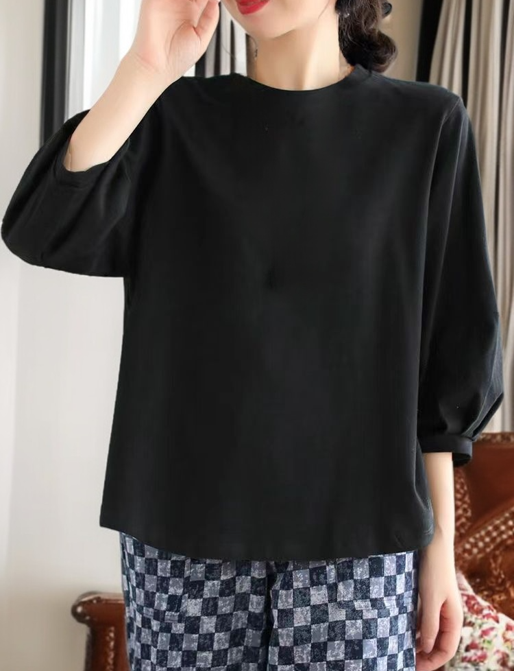 トレンド感ある七分袖Tシャツのコーディネート例