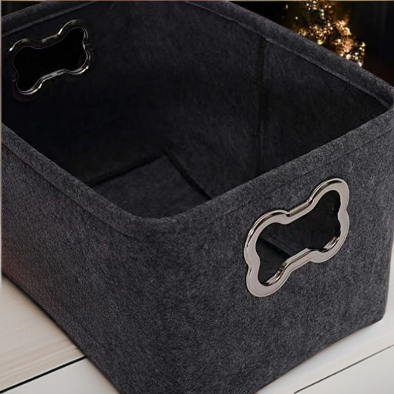 내추럴 컬러의 손으로 짠 바구니 디테일