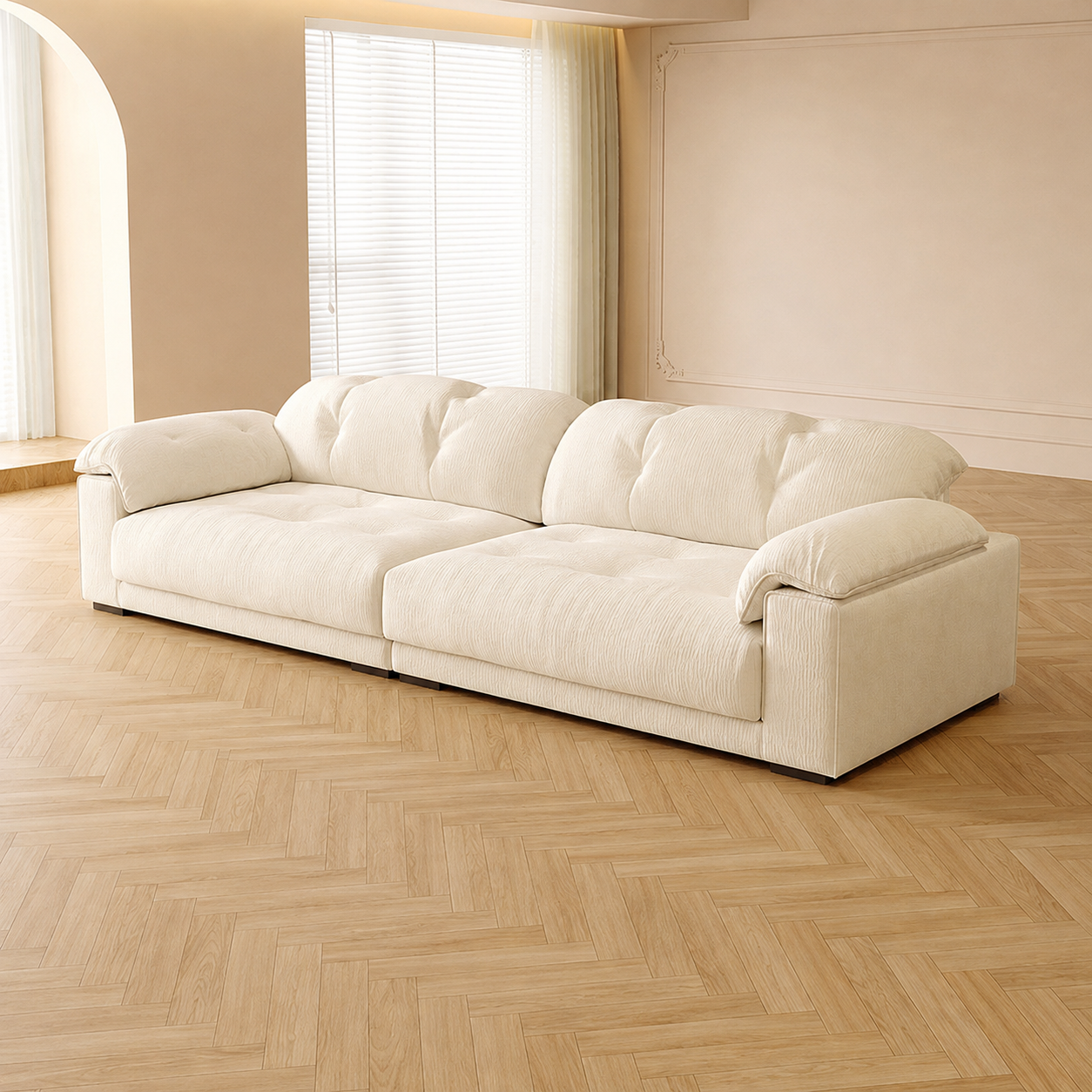 Luxuriöses cremefarbenes Sofa aus Samt