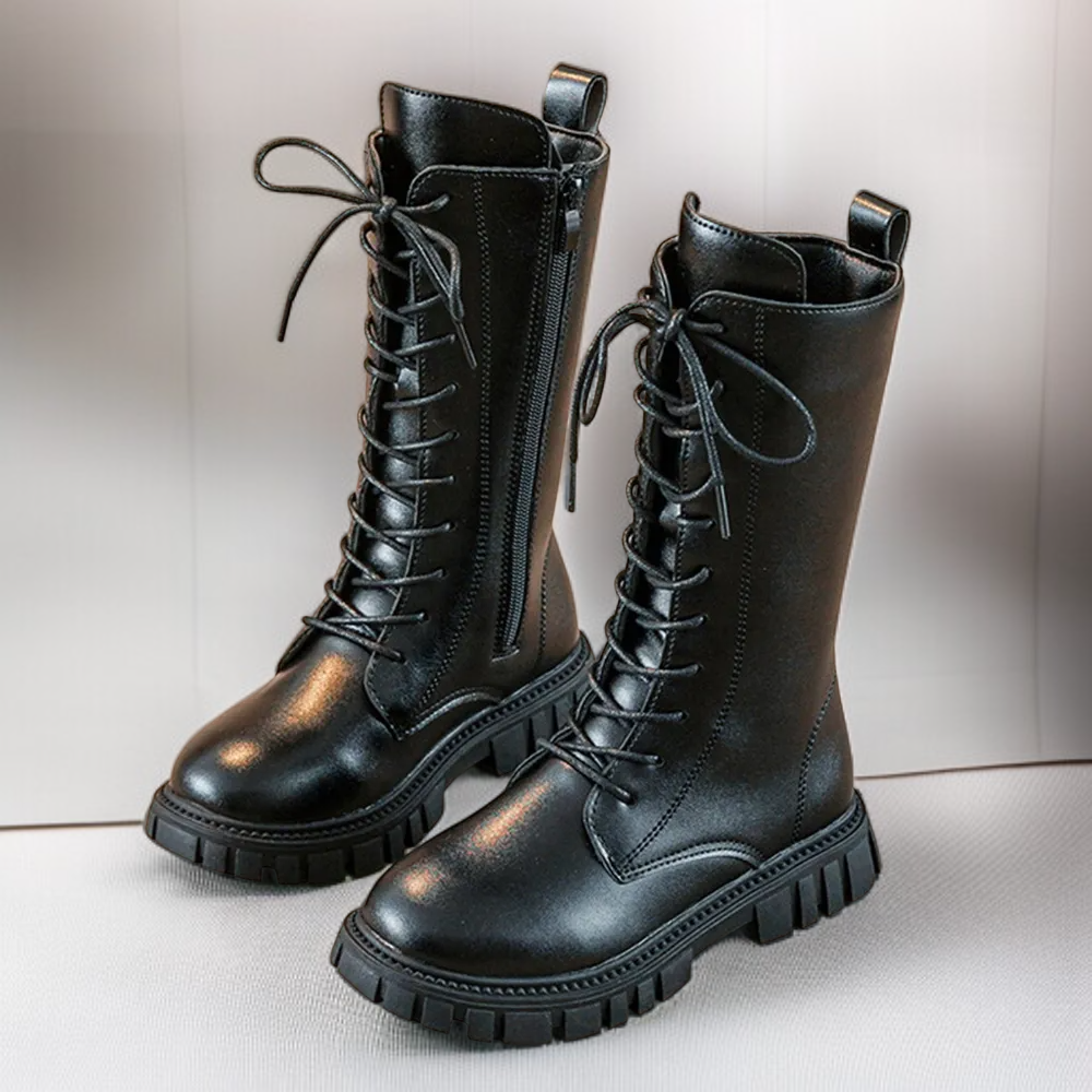 ドクターマーチン風レザーブーツの全体像