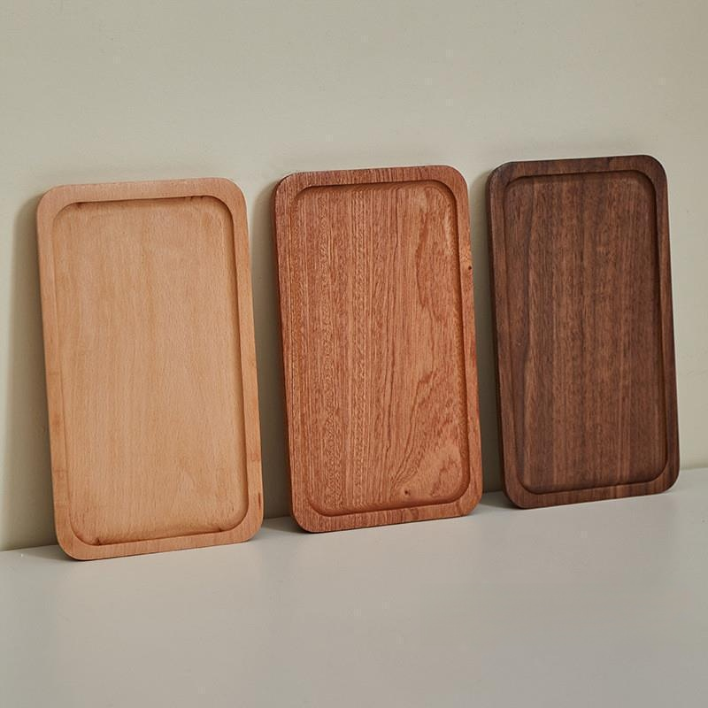 Speiseteller aus Massivholz