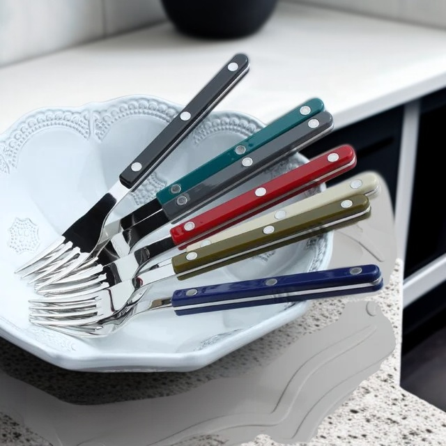  أدوات مائدة عصرية بمقبض أفوكادو أخضر - سكين وشوكة وشوكة ستيك