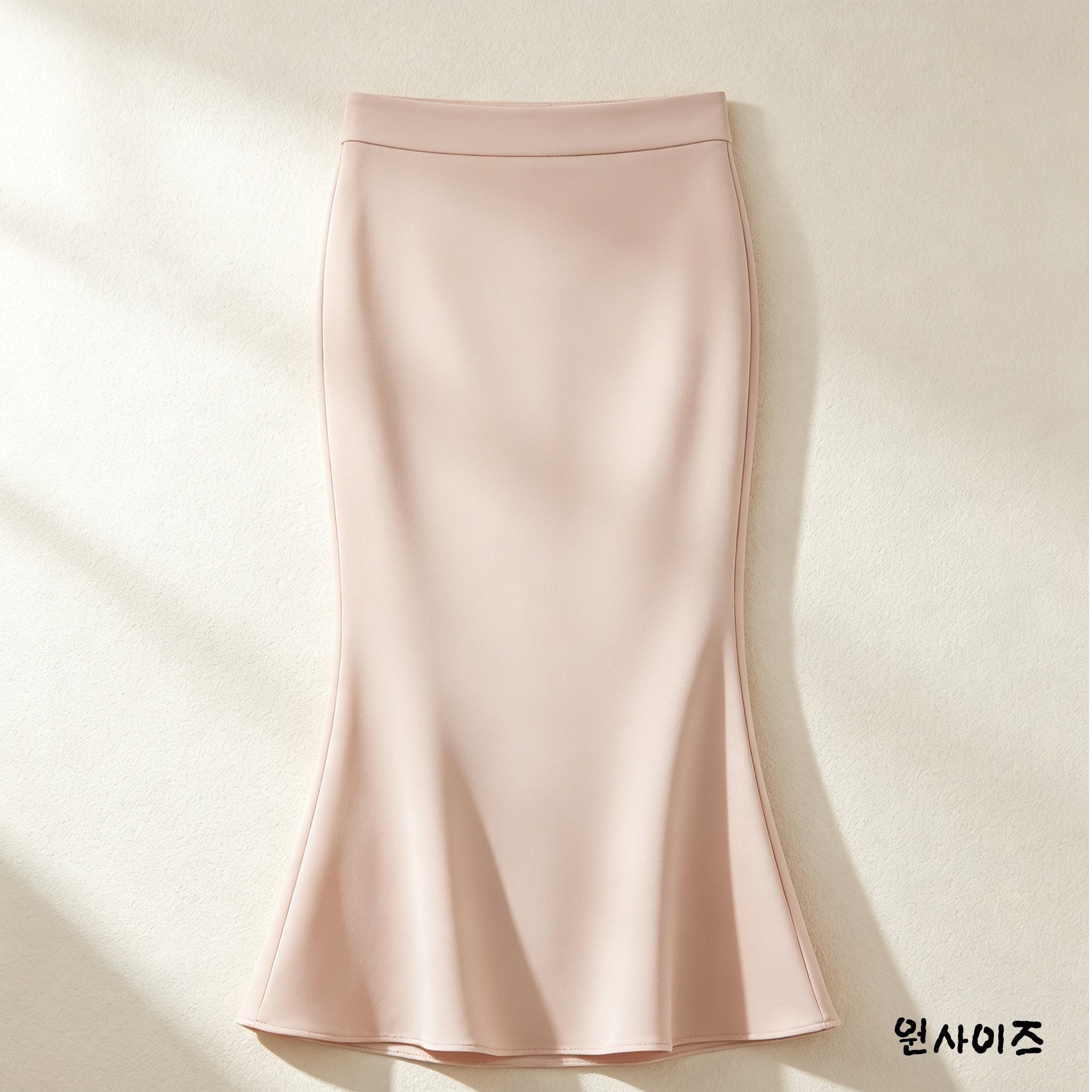 슬림핏 미디 스커트 스타일링