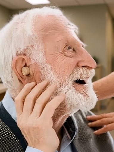 مُساعدة السمع الألمانية الاحترافية مع وظيفة الغاء الضجيج