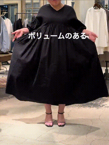 【前後どちらでも着られる】Vネックワンピ