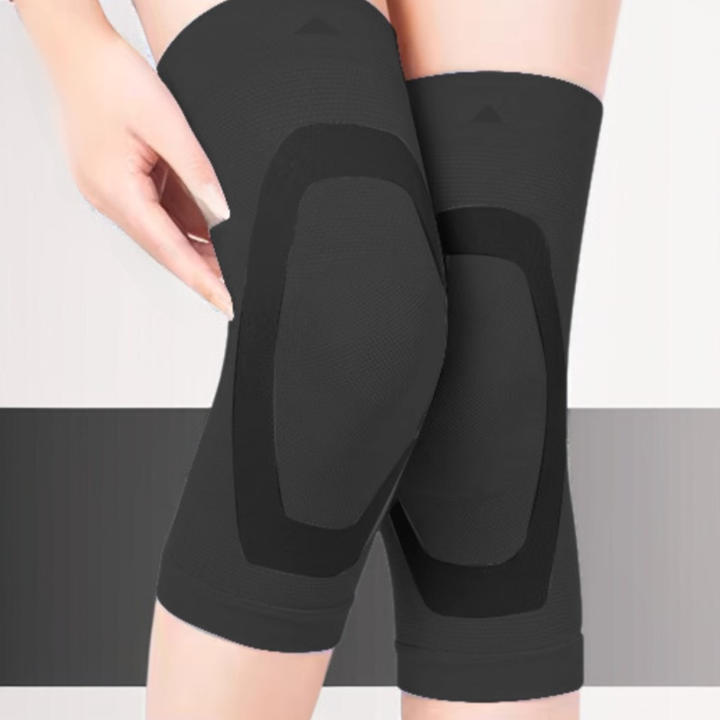 고탄력 스킨 통기 무릎 보호대 착용 모습