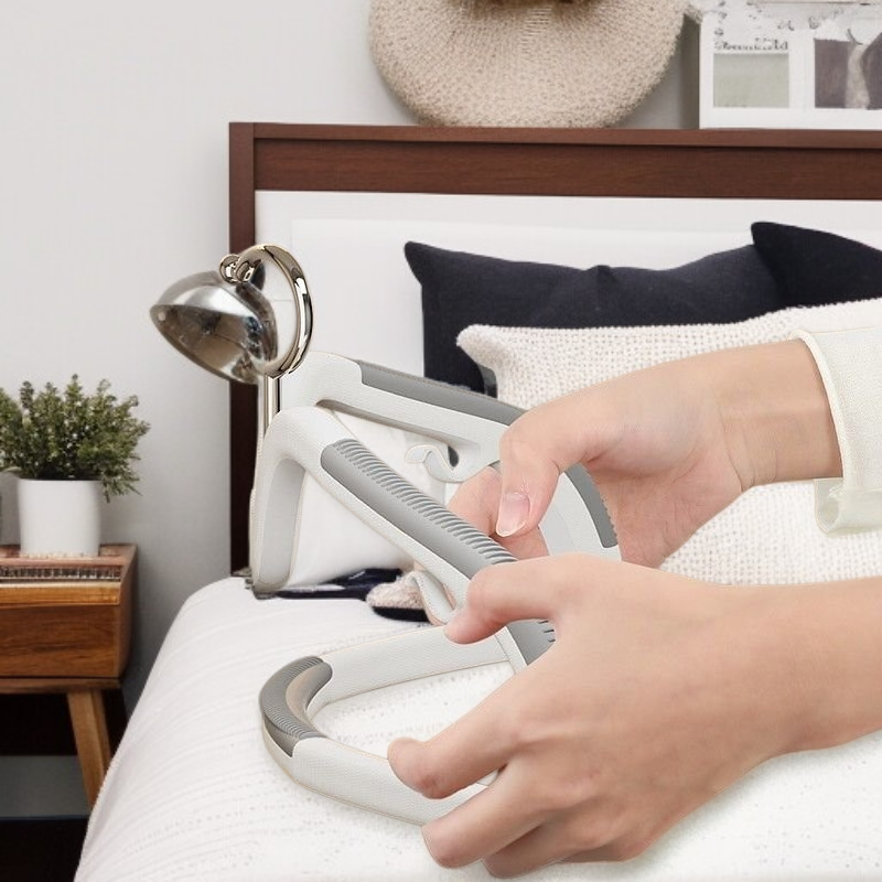 多機能ハンガー プラスチック製ワイドショルダーと厚手の服サポート 回転式ノンマーキングハンガー ウェット ドライハンガー