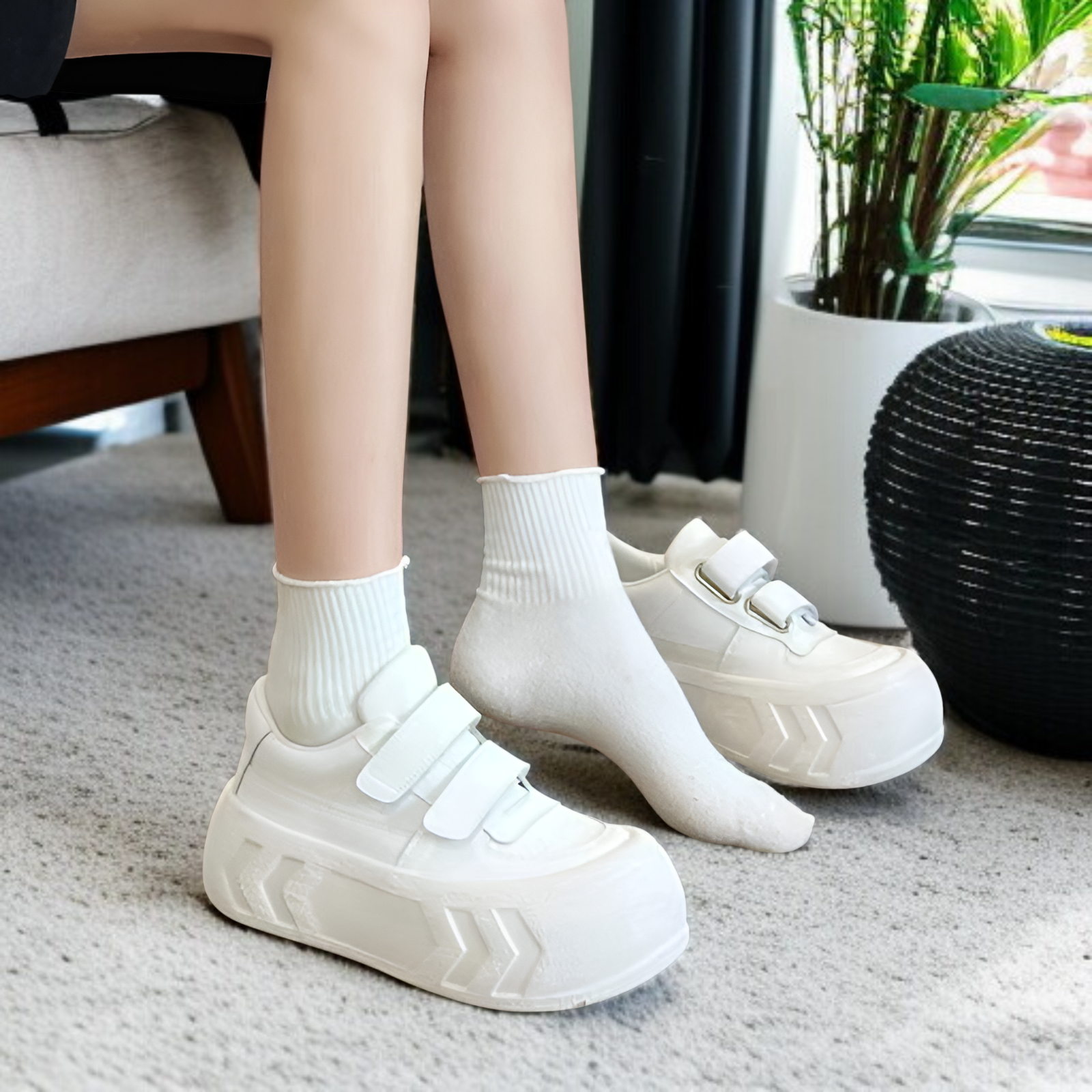 春と秋の新作レディースホワイトシューズトレンドスポーツカジュアル厚底スニーカー