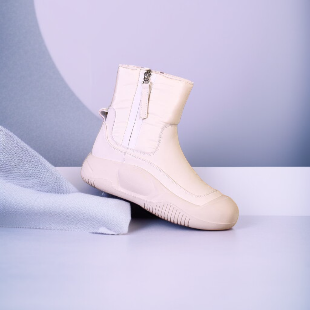 フリース裏地付き、高さ4cmアップの厚手スノーブーツ