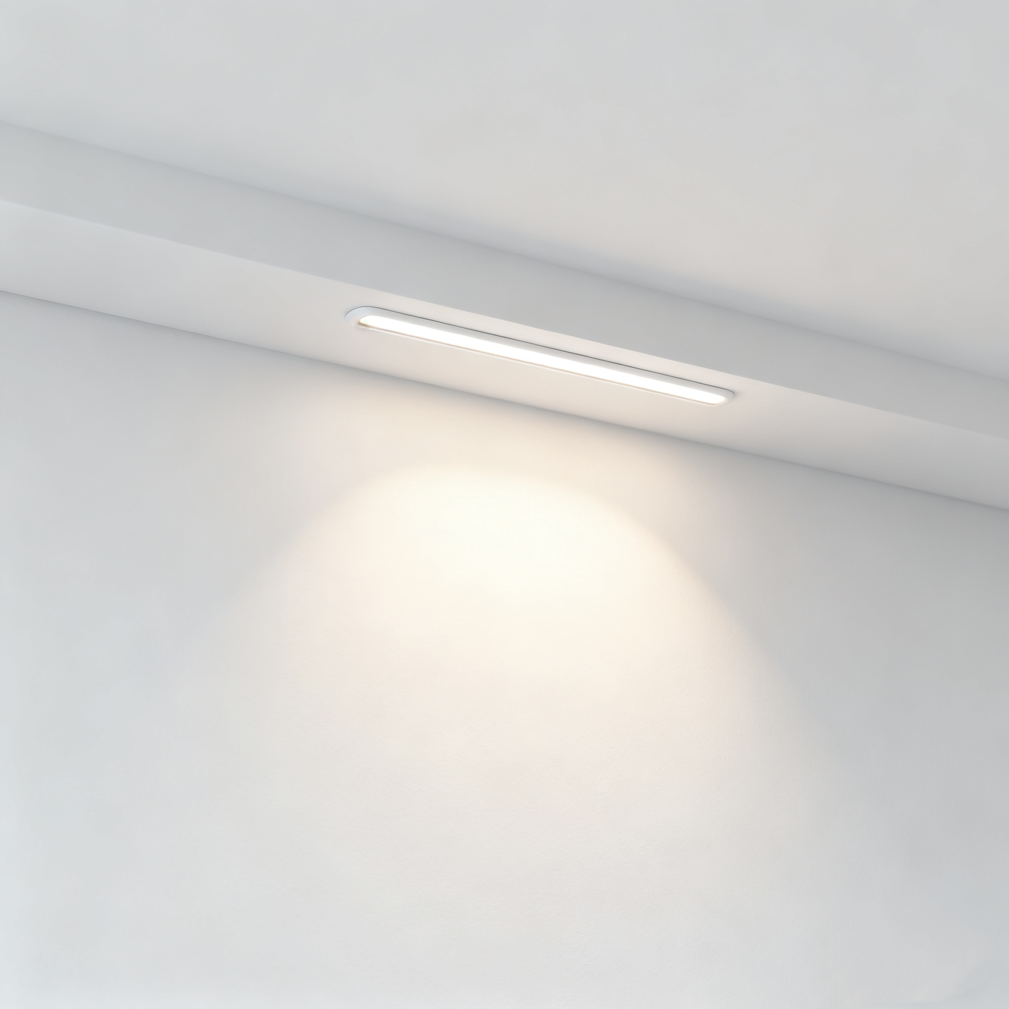 Tira de luces decorativas multicolor instalada en una habitación moderna