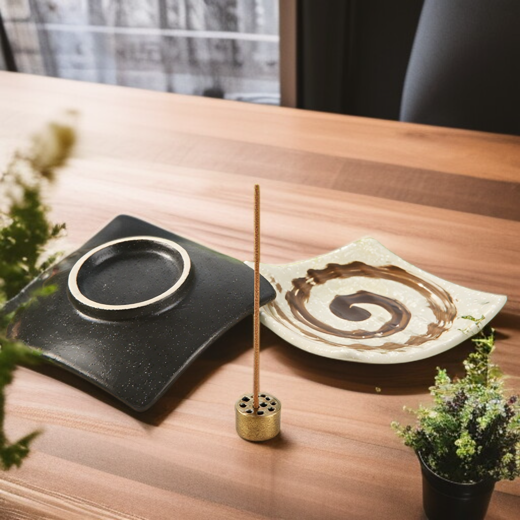 Japanese minimalist coarse pottery incense dish