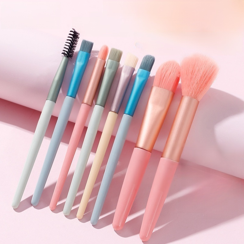 Fine-bristled makeup brush set
