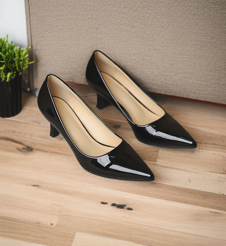 Women's fashion shoes with sleek heels