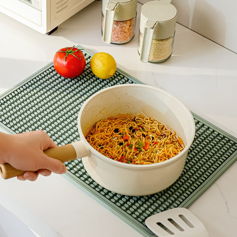 Multi-size Foldable Heat-resistant Non-slip Silicone Cup Mat