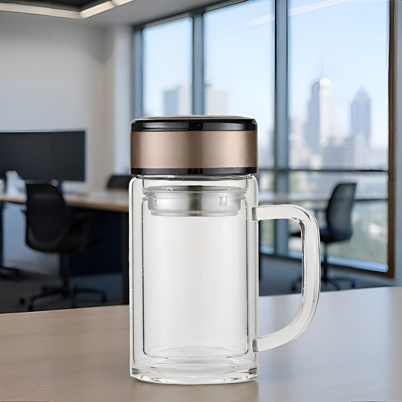 Taza de agua hecha a mano de vidrio de doble pared
