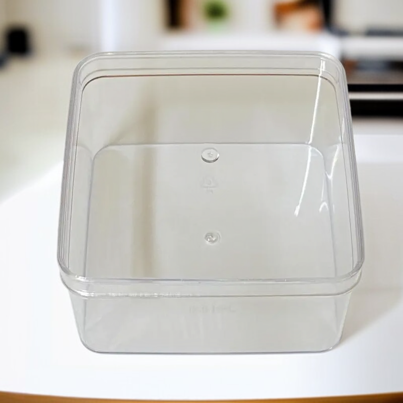 Boîte carrée transparente pour gâteaux et desserts