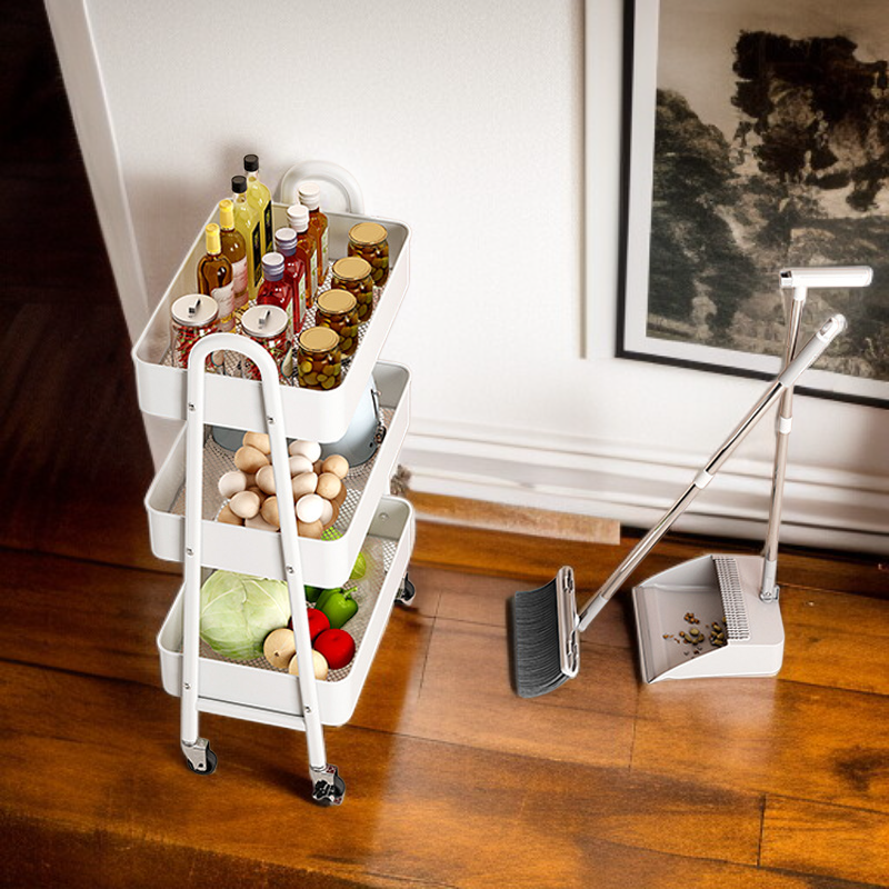 Praktisches Aufbewahrungsregal im Schlafzimmer