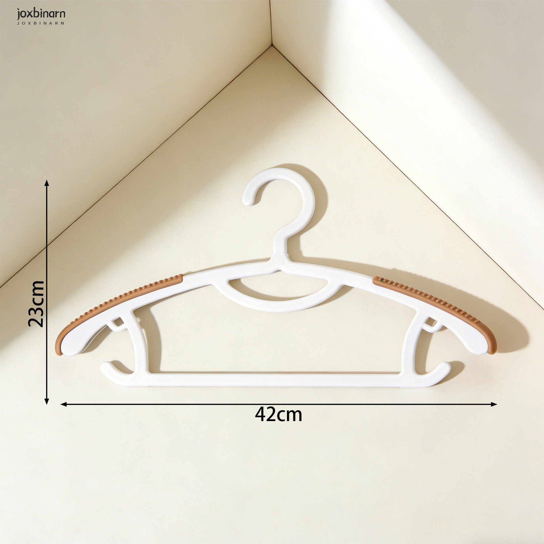 旅行や出張に便利なコンパクトハンガー