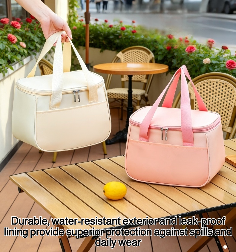 Large capacity insulated lunch bag with zipper closure