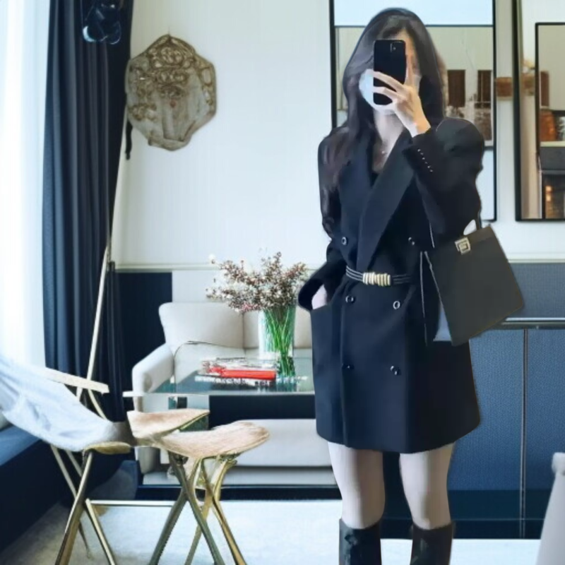 가을 겨울용 벨트 코트 착용 예시