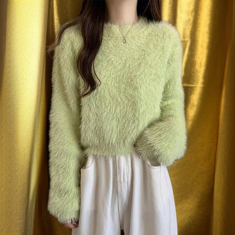女性の緩い薄いニットトップショート模造ミンクのセーター