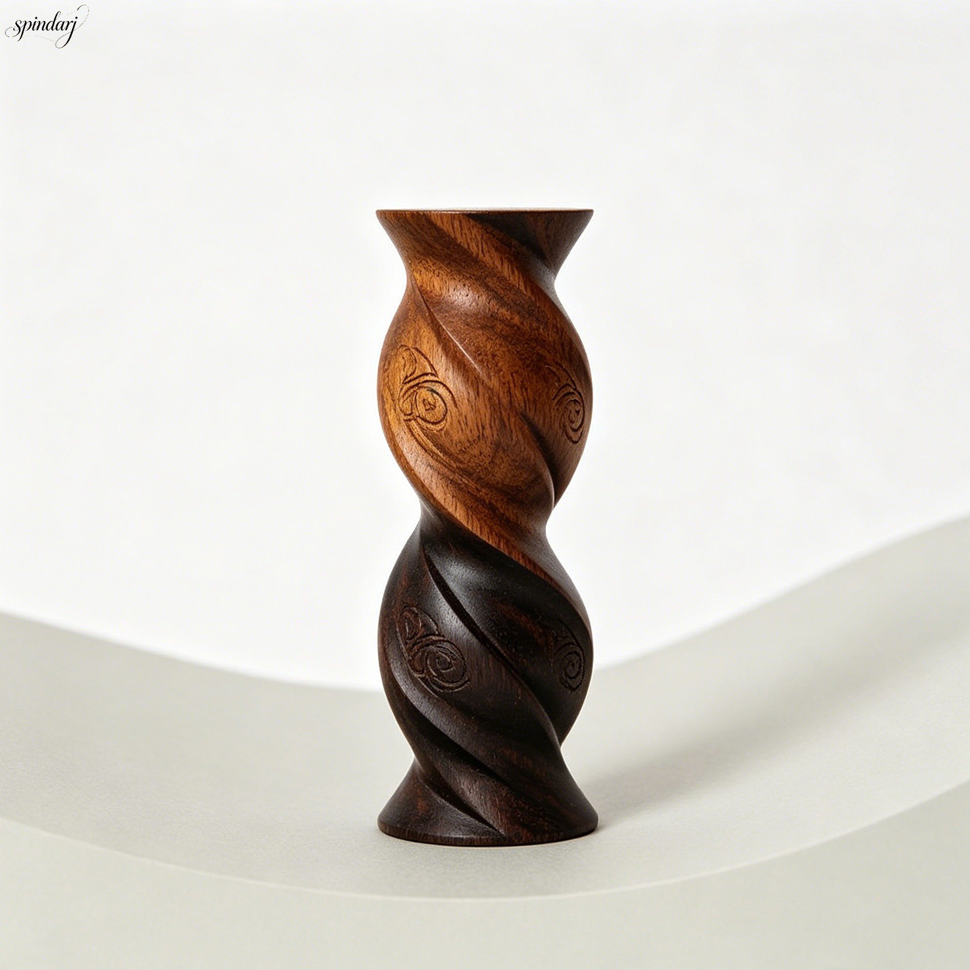 Schreibtischornamente aus Sandelholz
