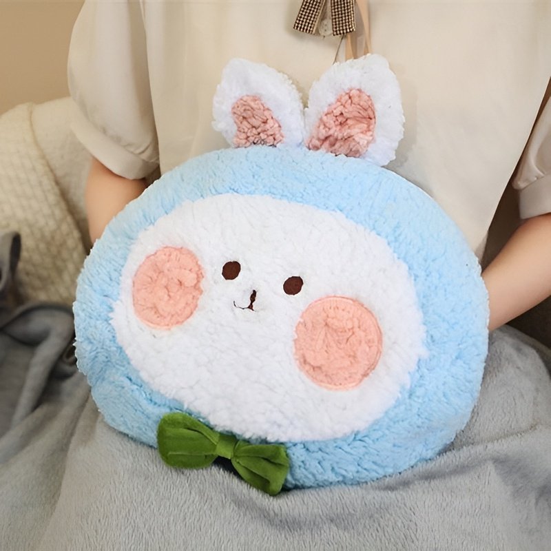 Summer cushions and quilts are a must-have for office naps