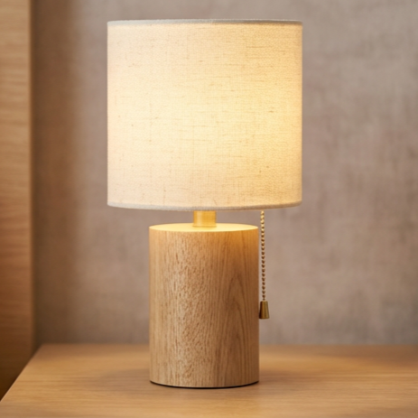 따뜻한 색상 침대 머리맡 작은 탁상등 인테리어 연출