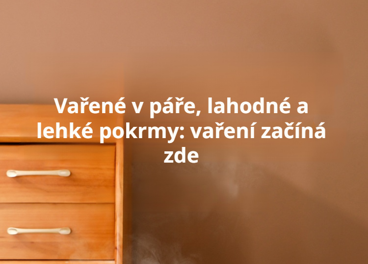 Parní podnos z nerezové oceli v kuchyni