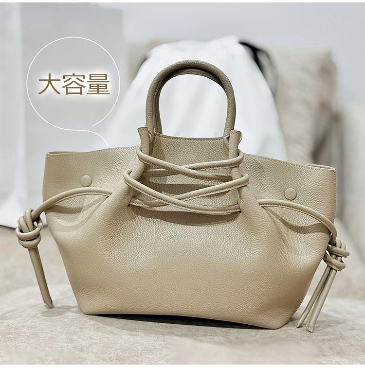 シンプルカジュアル質感ハンドバッグ