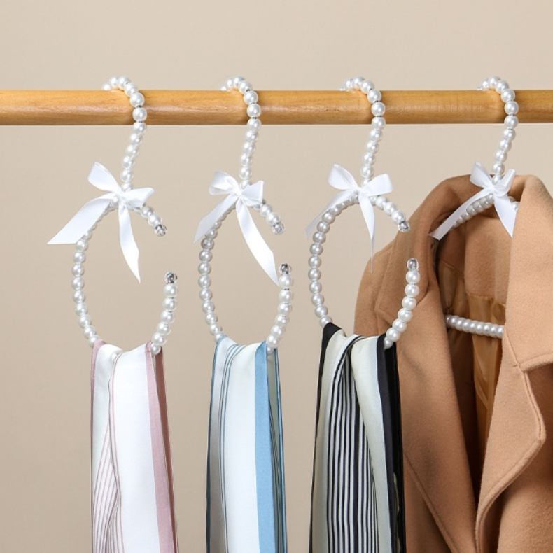 Pearl hat hook