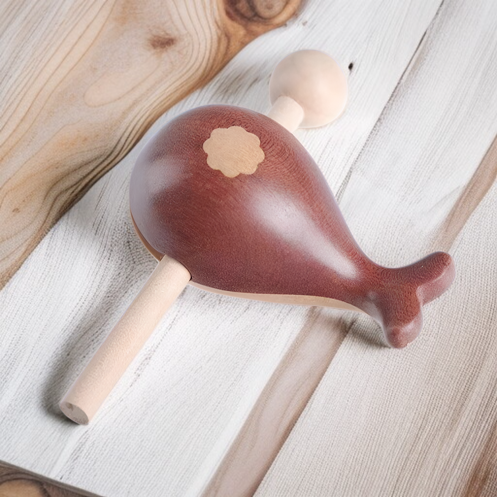 견고한 나무로 만든 물고기 모양의 창의적인 장식품