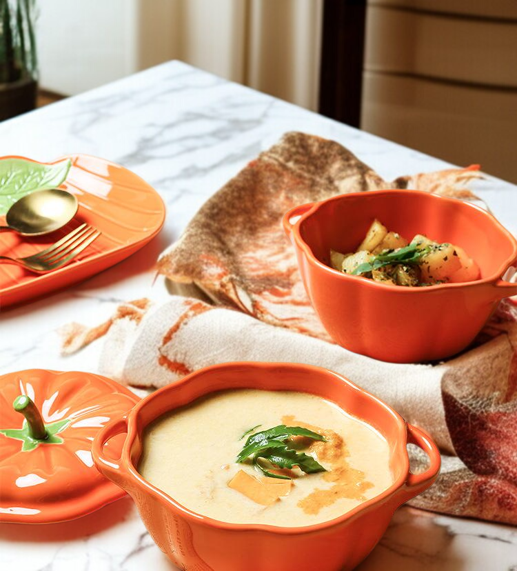 キッチンで使用中のふた付きボウル